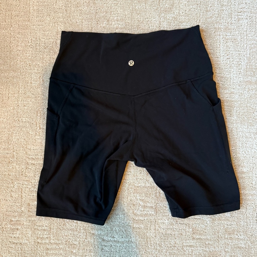 Lululemon black biker short 10